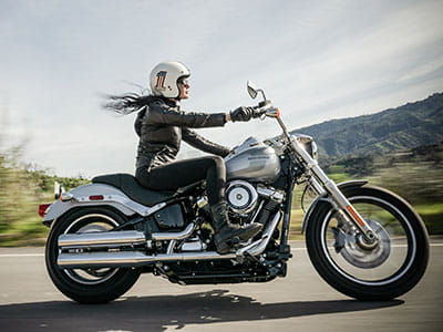 black and gray cruiser motorcycle